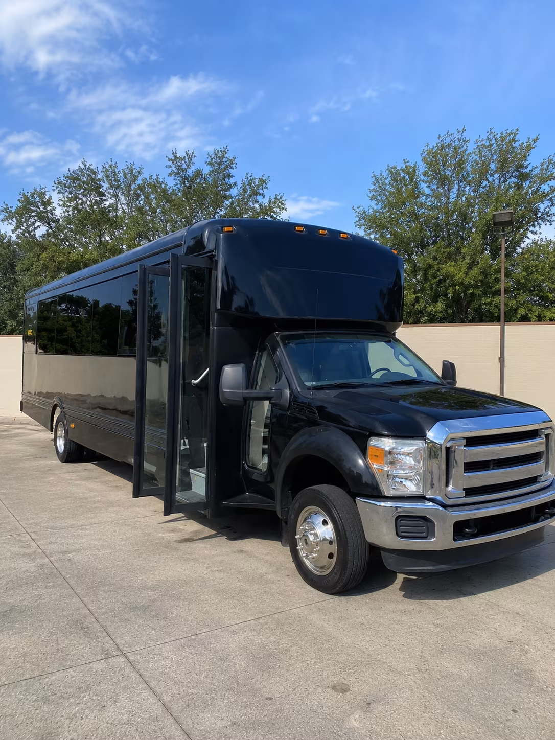 carlsbad 20 passenger party bus